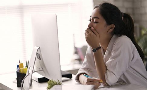 Kompüter qarşısında işləyənlər üçün təhlükə siqnalı: