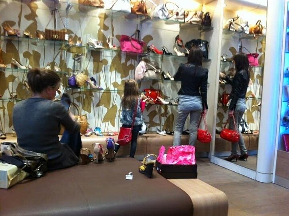 Xalq artistinin biznesi təhlükədə: Qızının adını daşıyan brend əldən gedir -