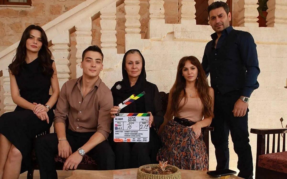 "Uzak şehir"dən gedir - 