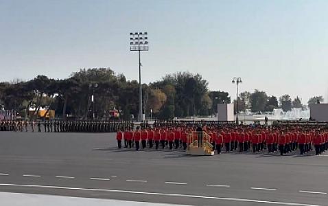 Hikmət Hacıyevdən paradla bağlı 