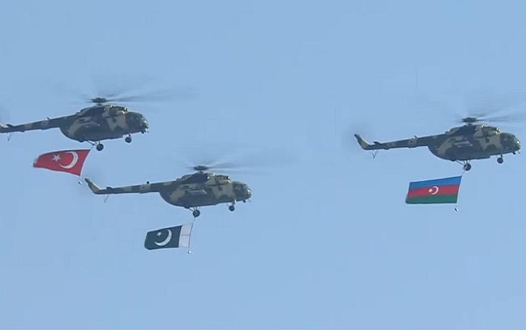 Səmada Azərbaycan-Türkiyə-Pakistan bayraqları... - 