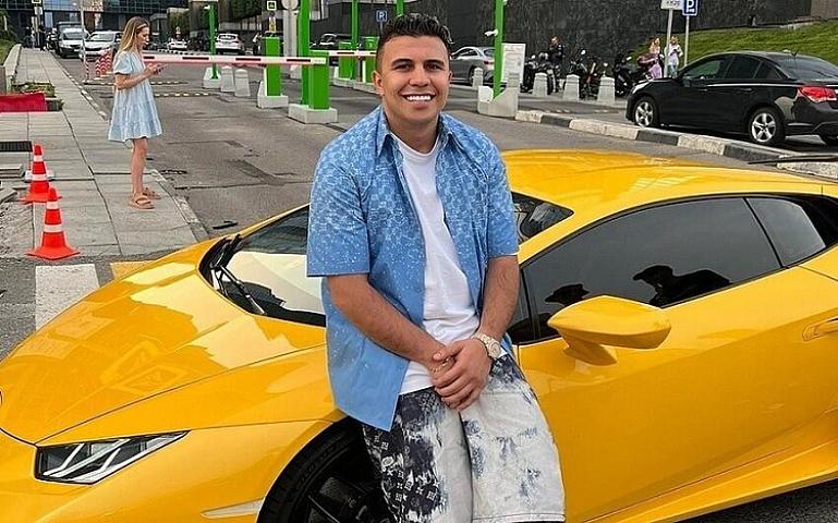 Аккаунты азербайджанского блогера в России были заморожены