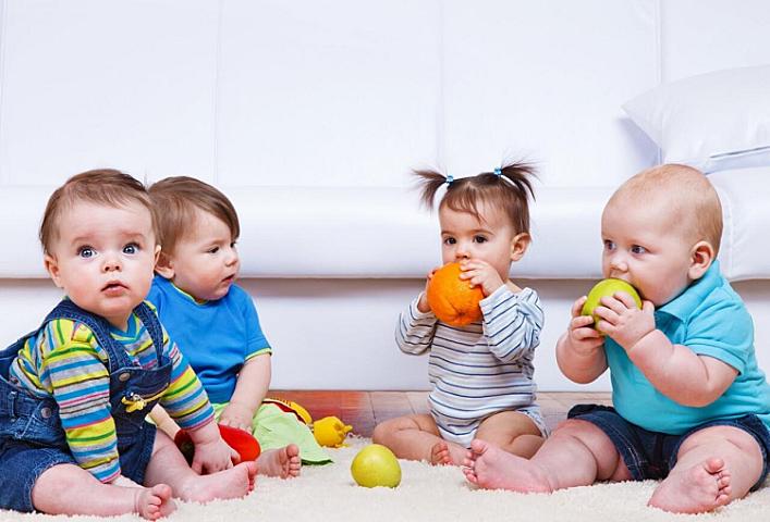 Gec danışan uşaqlarla bağlı mütəxəsisdən