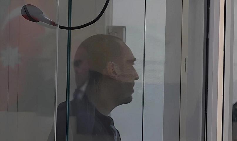 Qardaşını qətlə yetirməkdə təqsirləndirilən Amin Nuri: 