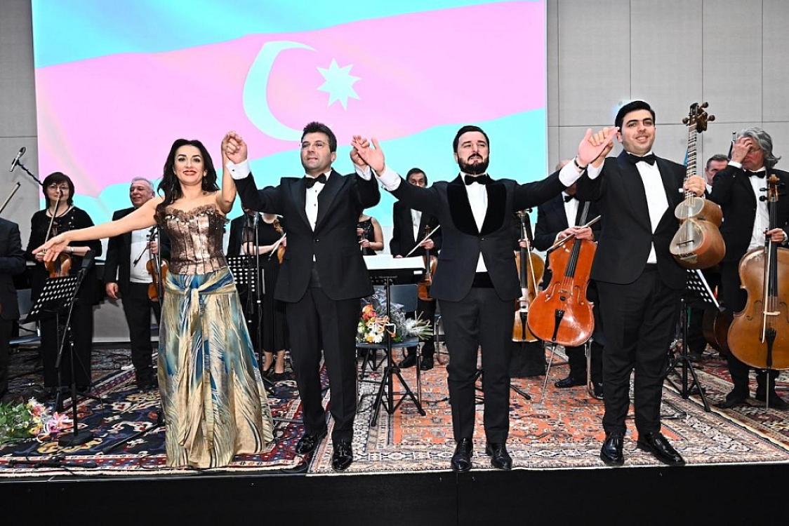 Zəfər Günü və Üzeyir Hacıbəylinin 140 illik yubileyi Berlində geniş qeyd edilib - 