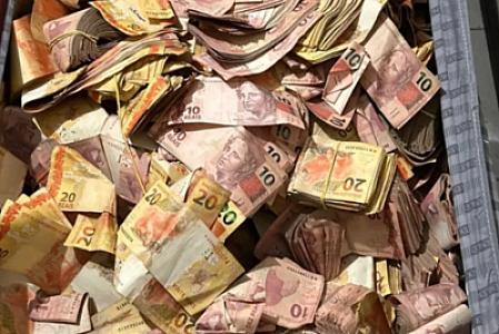 Braziliya polisi fırıldaqçıların “yuma prosesinə” reyd keçirdi -