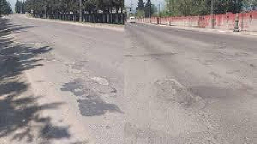 Bakıda yollarda yaranan çuxurlar sürücələri ziyana salır - 