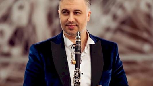 Xanım izləyicisini təhqir etdi - 