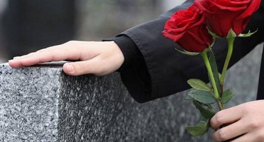 Məşhur müğənni qocalar evində boğularaq öldürüldü - 