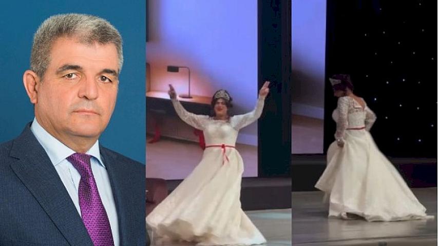 Coşqunun gəlinliklə səhnəyə çıxmasına 