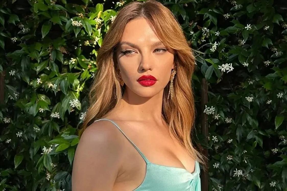 Hər kəsdən gizəltdiyi sevgilisi ilə FOTOsunu paylaşdı