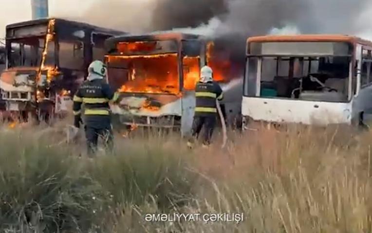Abşeronda yararsız avtobuslar yandı - 