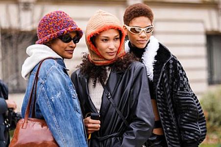 Qadını cavan göstərən geyim rəngi: 