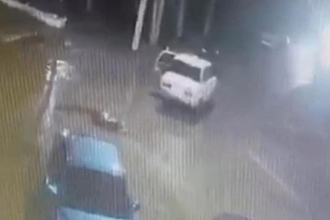 Qız maşından yola düşdü - 