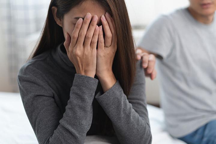 Sevgilisinin telefonunu açmaq istəyərkən onun 