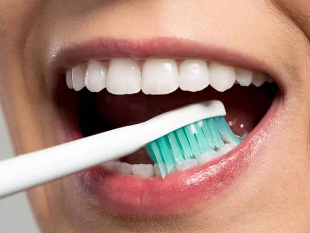 Dişləri gündə 3 dəfə fırçalamaq lazım deyilmiş - 