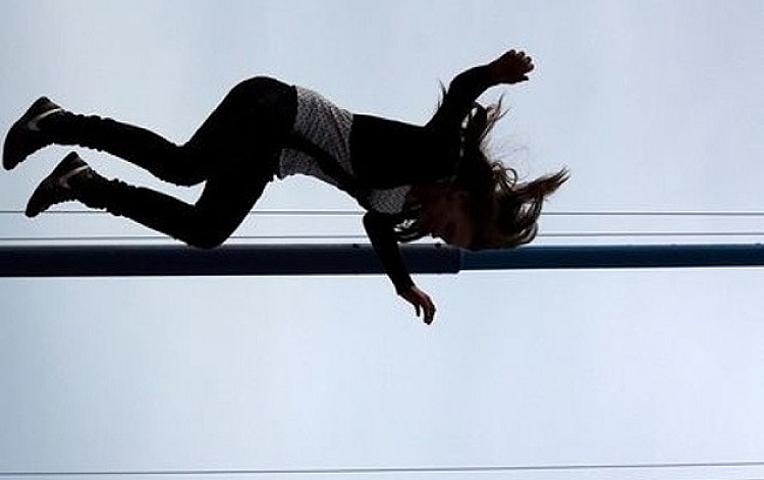 Bakıdakı sığınacaqda pəncərədən yıxılan 