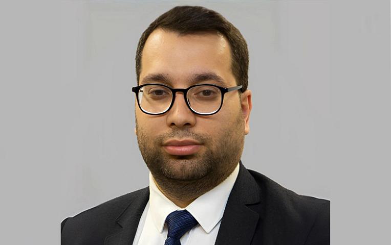 Nazir müşavirini departament müdiri təyin etdi - 