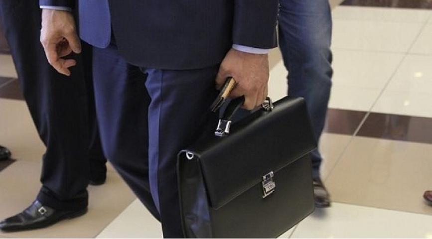 Elçibəyin silahdaşıdır, 32 ildir səfir işləyir - 