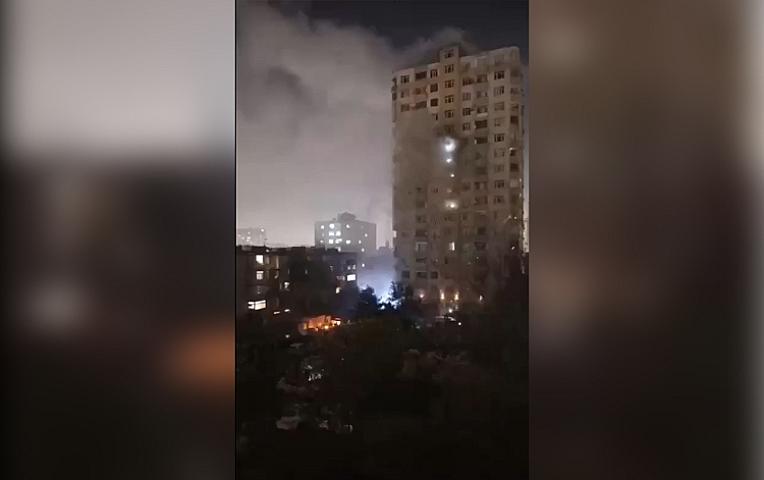 Yasamalda yaşayış binası yanır - 