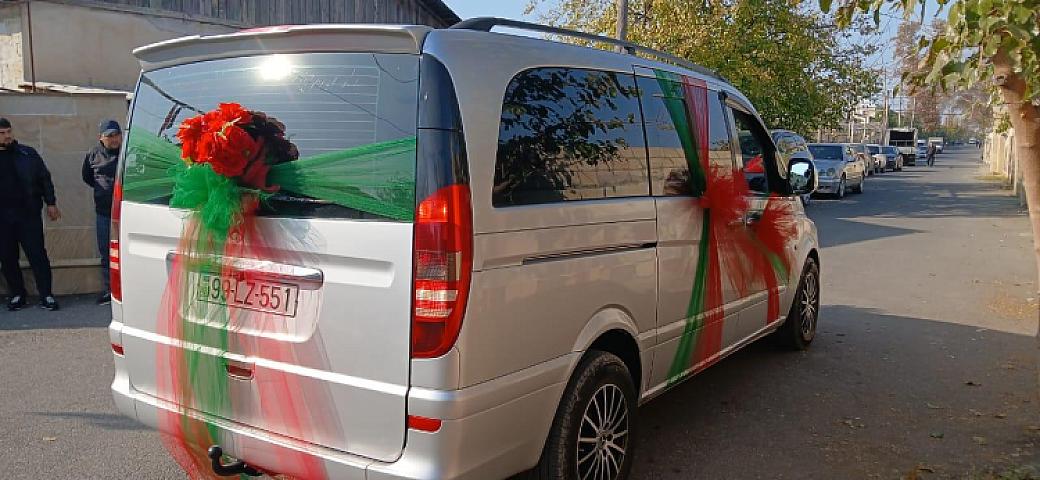 Faciəli şəkildə ölən ofisiantın cənazəsini "bəy maşını"nda daşıdılar - 