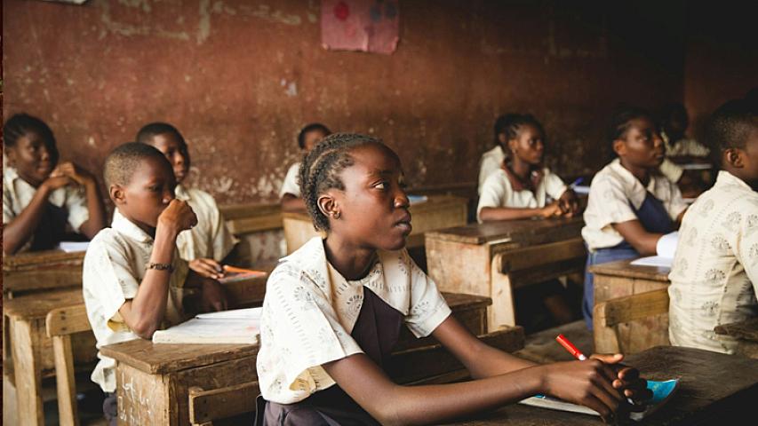 Nigeriyada məktəbdən 315 şagird və müəllim