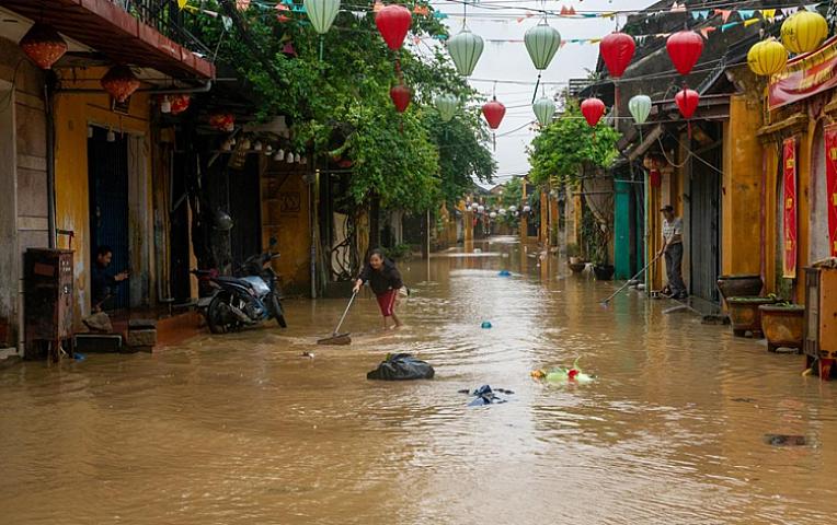 Bu ölkədə daşqınlar 55 nəfərin həyatına 