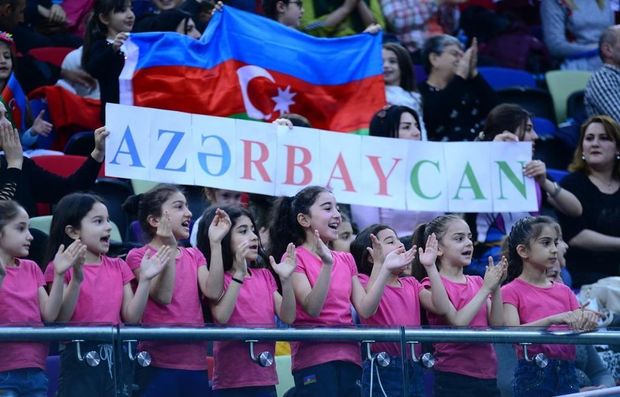 Azərbaycanlı qızların himni necə oxuması hər kəsi heyran etdi - VİDEO
