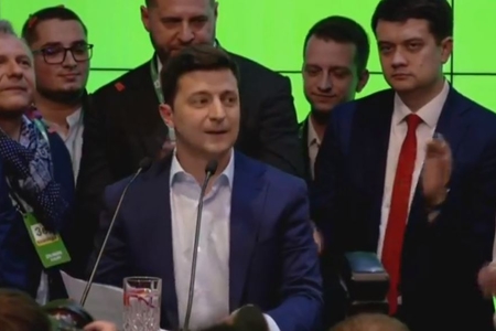Zelenski Ukraynanın yeni prezidentidir - Ekzit-pol nəticələri - VİDEO (YENLƏNİB)