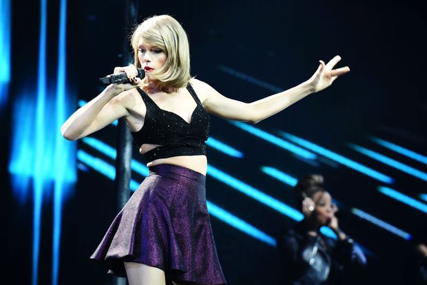 ©Jan Knoff/DPA/MAXPPP ; US singer Taylor Swift performs on stage in Cologne, Germany, 19 June 2015. Photo: JAN KNOFF/dpa - NO WIRE SERVICE - (MaxPPP TagID: maxpeoplefrthree900616.jpg) [Photo via MaxPPP]