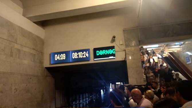 Bakı metrosunda həyəcan – Maşinist işıqları söndürdü – FOTO