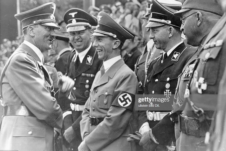 Hitleri dünyanın başına bəla edən yalan ustası... – FOTOLAR