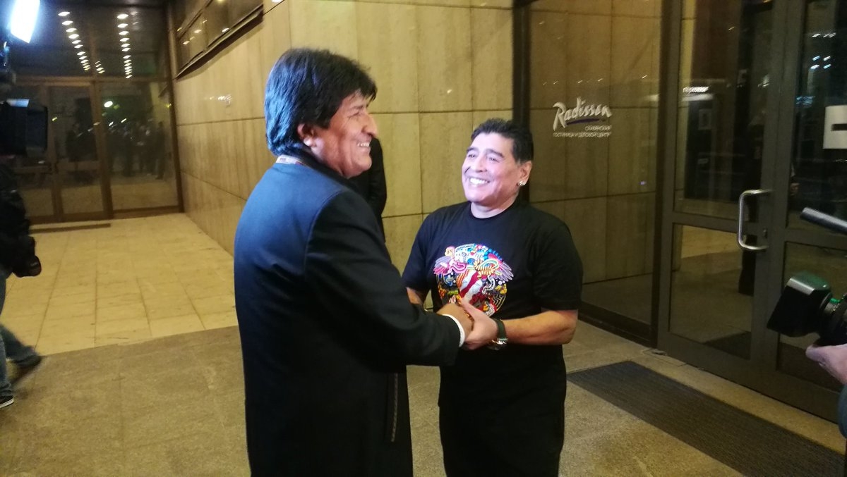 Maradona Boliviyanın keçmiş prezidentinə dəstək çıxdı - FOTO