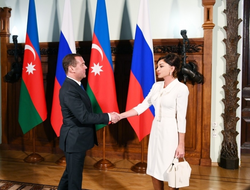 Birinci vitse-prezident Mehriban Əliyeva Dmitri Medvedevlə görüşüb - FOTO
