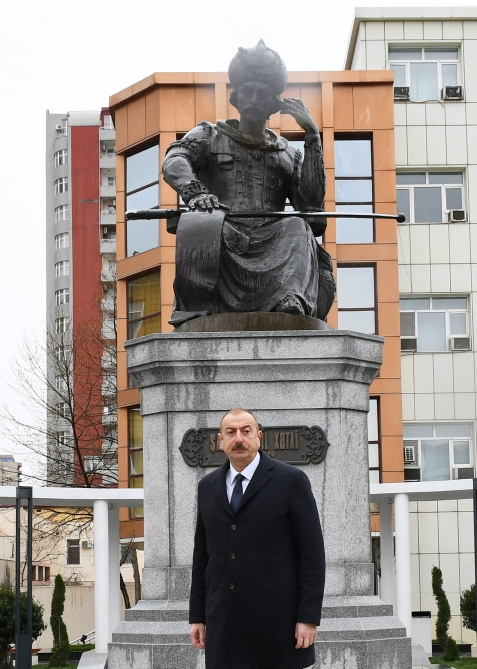 Prezident Xətainin heykəlinin köçürüldüyü parkda - FOTO