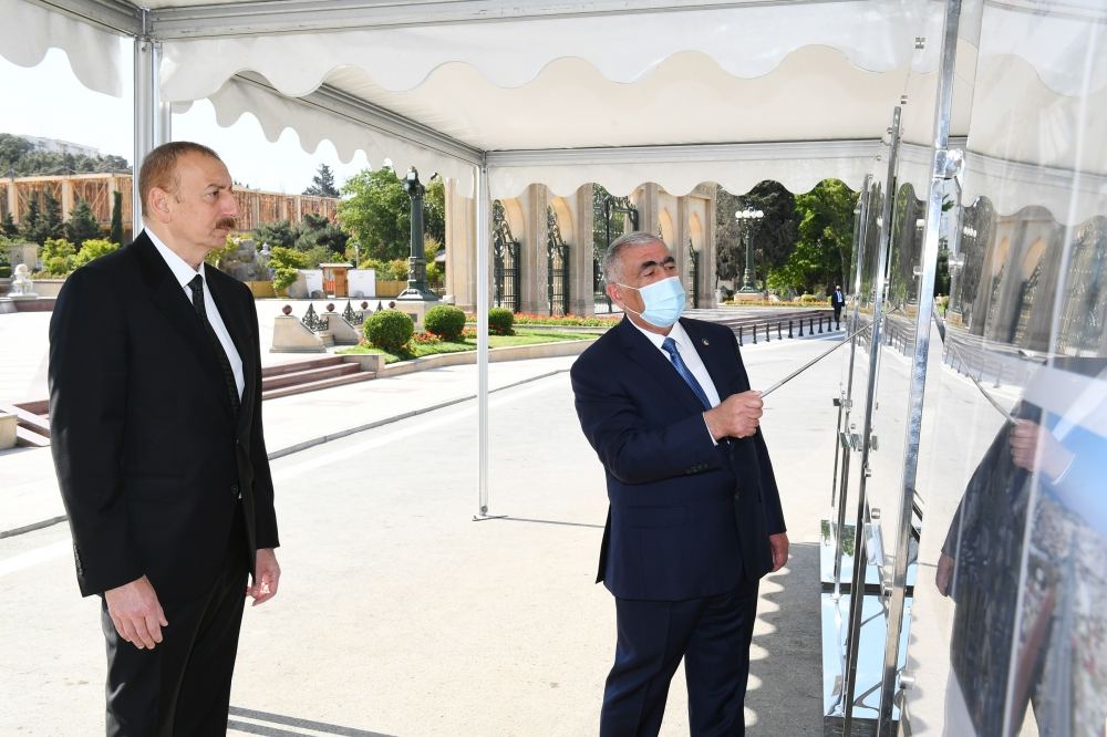 Prezident İlham Əliyev açılışda - FOTOLAR