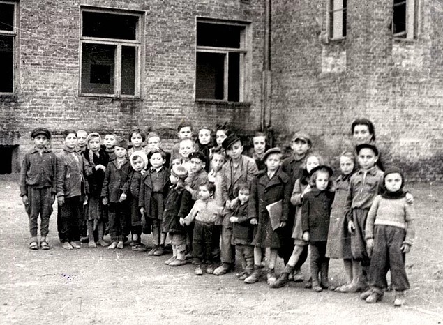 2500 uşağı Holokost soyqırımından xilas etdiyi üçün qolları və ayaqları sındırılan tibb bacısının HƏYAT HEKAYƏSİ
