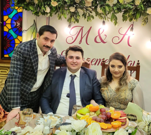 Azərbaycanlı məşhurun müğənni qızı nişanlandı - Gecədən FOTOlar