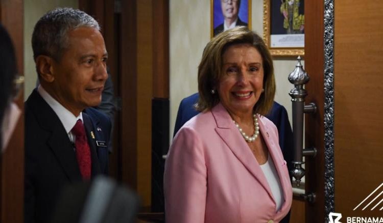 US House Speaker Nancy Pelosi holds meeting with Malaysian politicians. She stopped in Kuala Lumpur during her official tour of Asia.